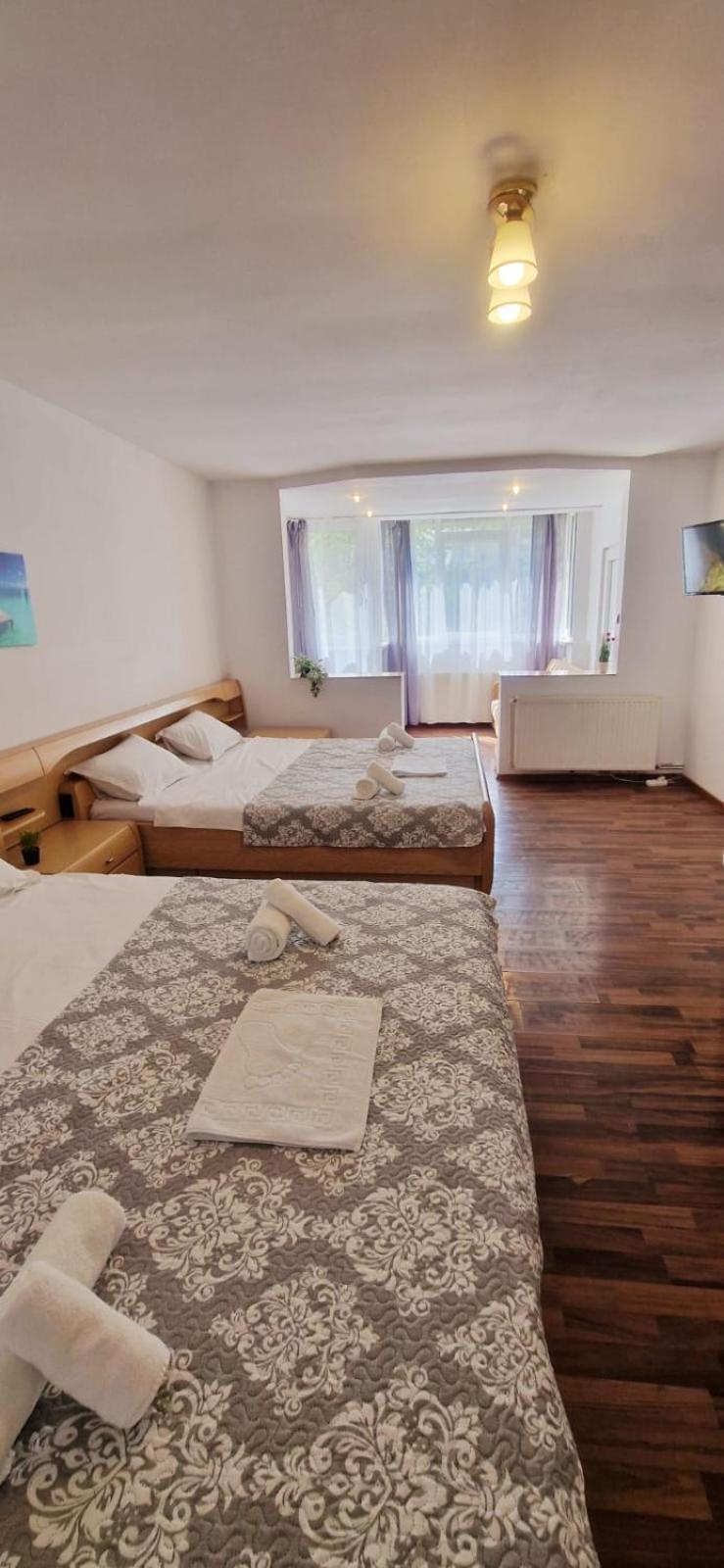 Stephanie Apartment-Centru Civic Brasov Ngoại thất bức ảnh