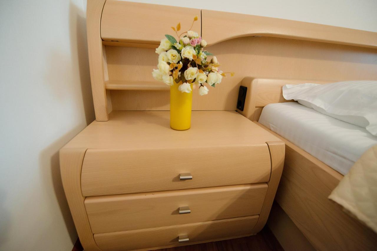 Stephanie Apartment-Centru Civic Brasov Ngoại thất bức ảnh
