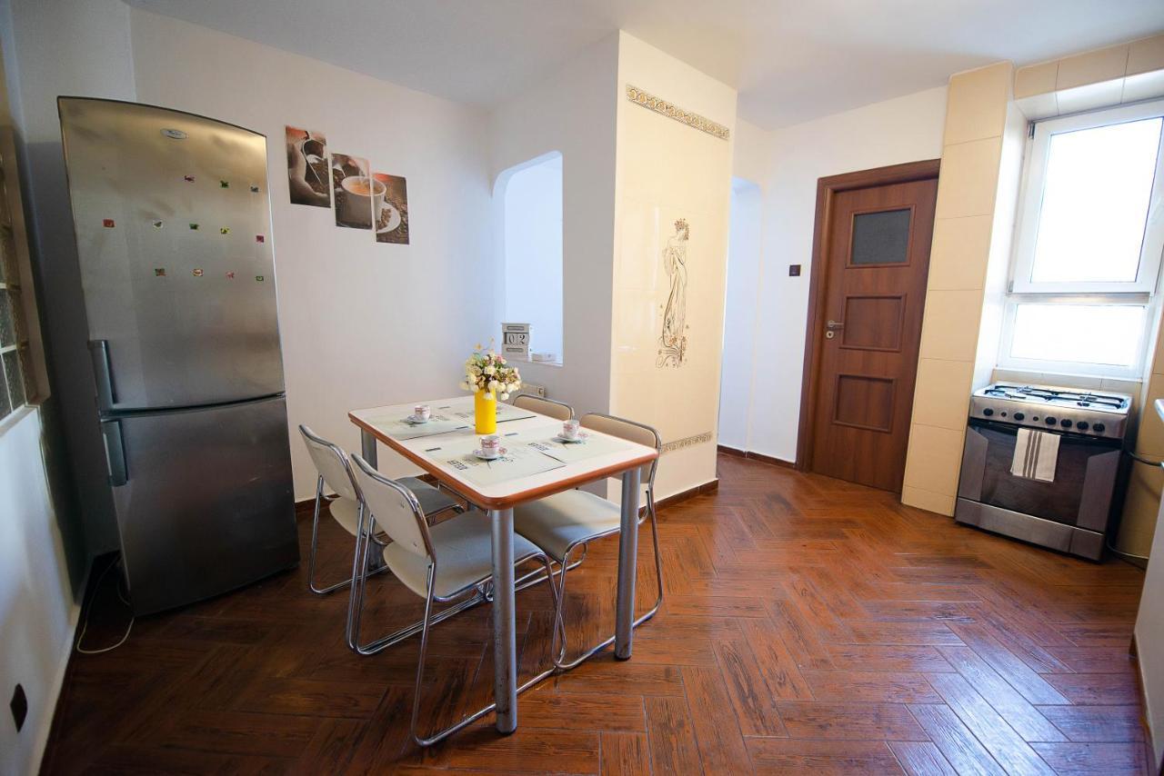 Stephanie Apartment-Centru Civic Brasov Ngoại thất bức ảnh